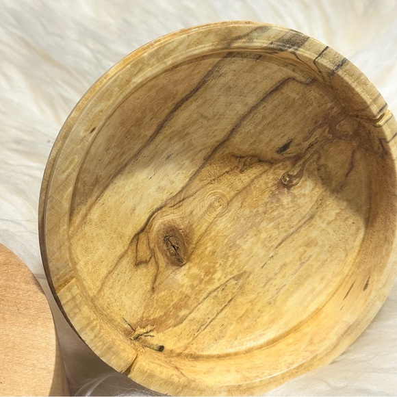 Handmade round box with lid sugar maple - Picture 7 of 9